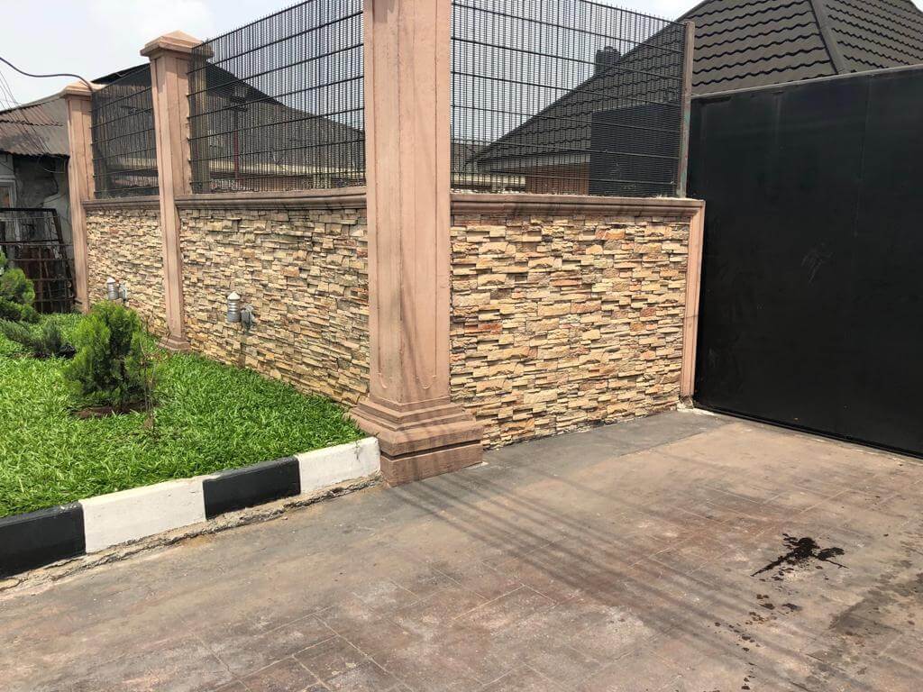 Cobble Cultured Stones on a Residential Entrance